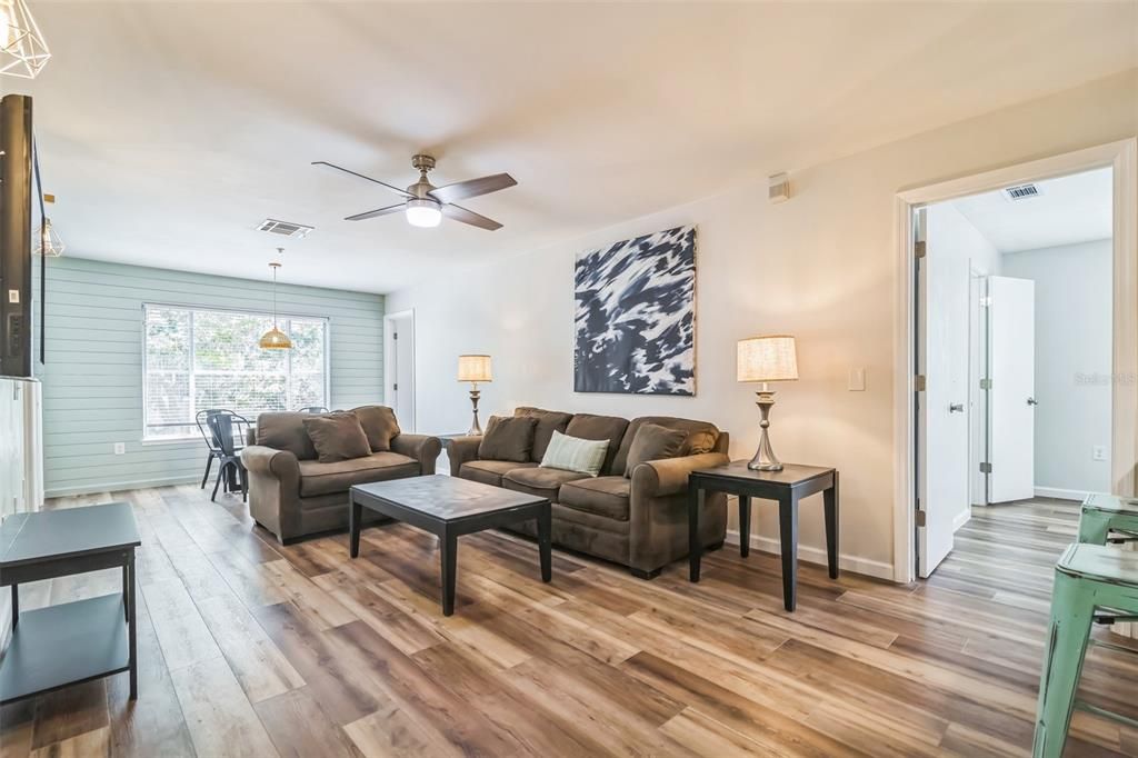 For Rent: $725 (4 beds, 4 baths, 1225 Square Feet)