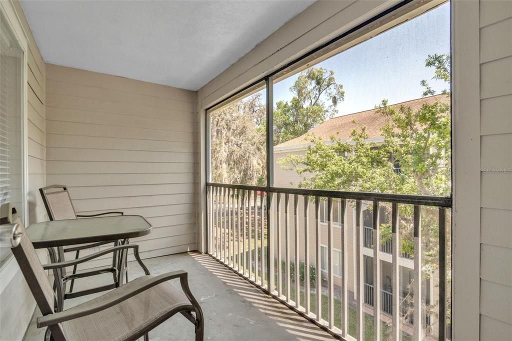 For Rent: $725 (4 beds, 4 baths, 1225 Square Feet)