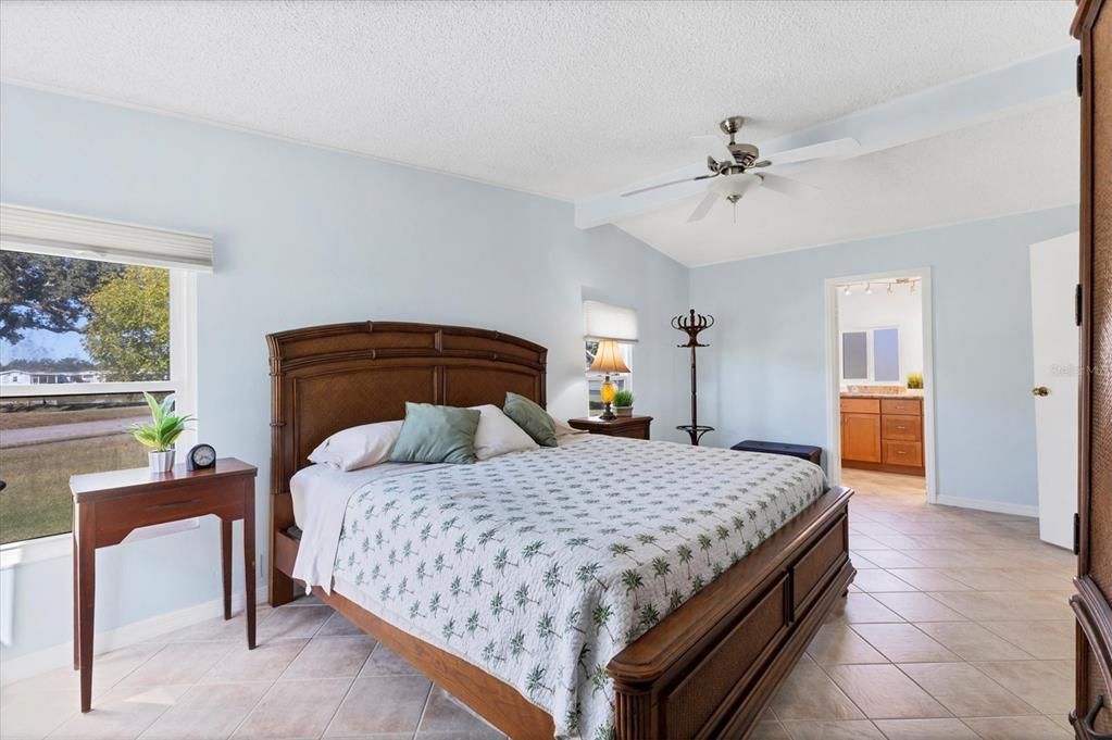 Activo con contrato: $229,000 (2 camas, 2 baños, 1296 Pies cuadrados)