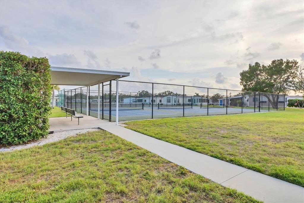 Activo con contrato: $229,000 (2 camas, 2 baños, 1296 Pies cuadrados)