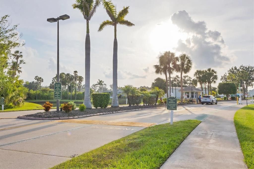 Activo con contrato: $229,000 (2 camas, 2 baños, 1296 Pies cuadrados)