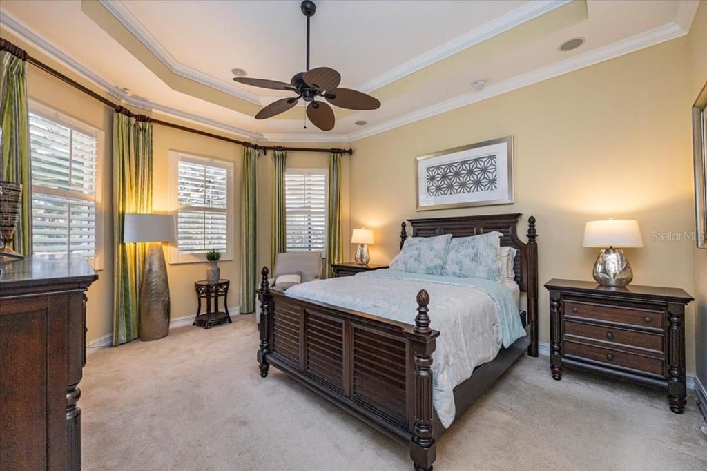 待售: $688,000 (4 贝兹, 2 浴室, 1975 平方英尺)