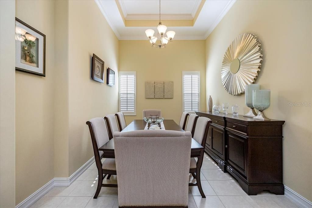 待售: $688,000 (4 贝兹, 2 浴室, 1975 平方英尺)