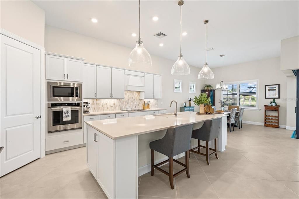 For Sale: $774,900 (3 beds, 3 baths, 2488 Square Feet)