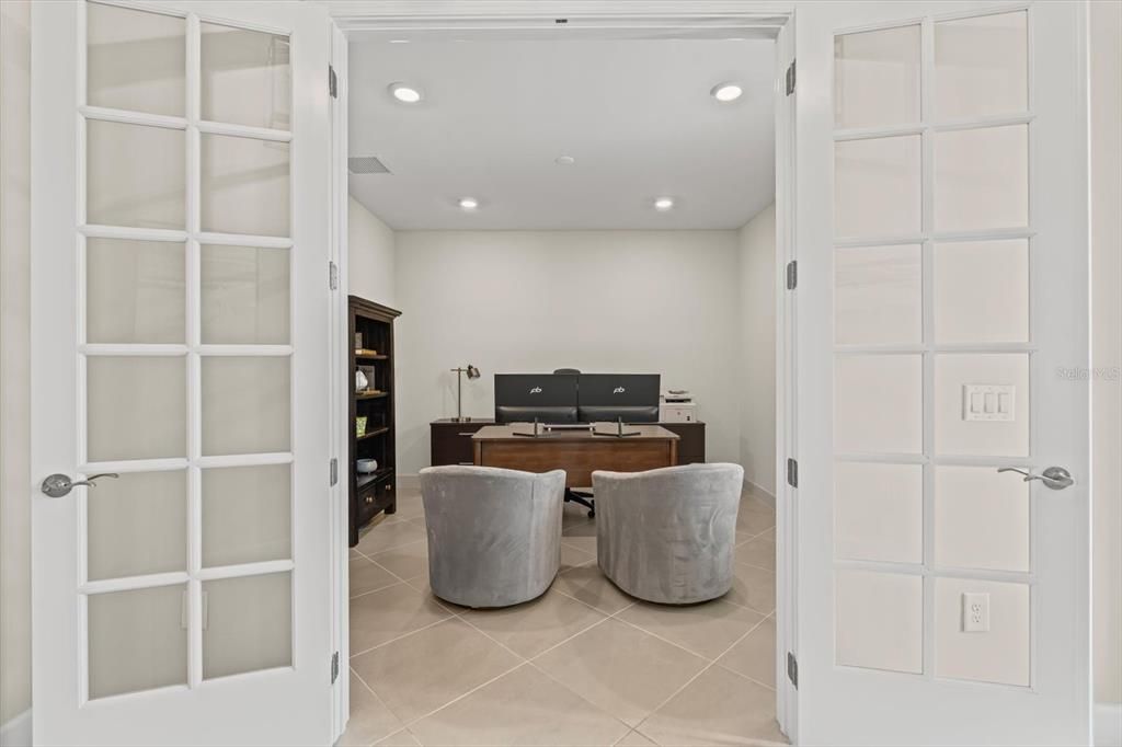 For Sale: $774,900 (3 beds, 3 baths, 2488 Square Feet)