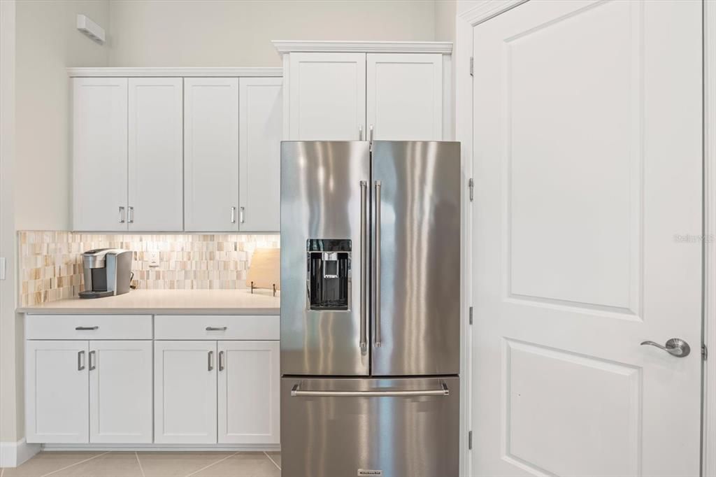 For Sale: $774,900 (3 beds, 3 baths, 2488 Square Feet)