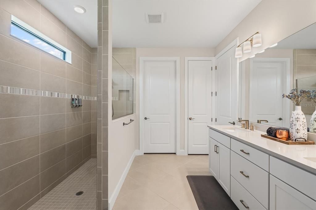 For Sale: $774,900 (3 beds, 3 baths, 2488 Square Feet)