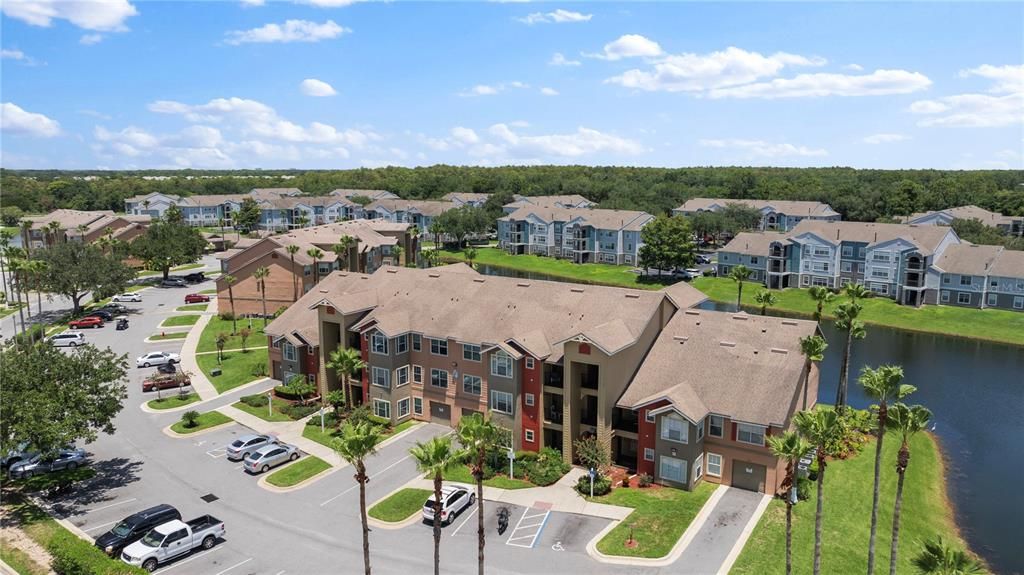 Active With Contract: $1,350 (2 beds, 2 baths, 1026 Square Feet)