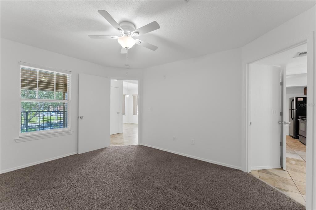 Active With Contract: $1,350 (2 beds, 2 baths, 1026 Square Feet)