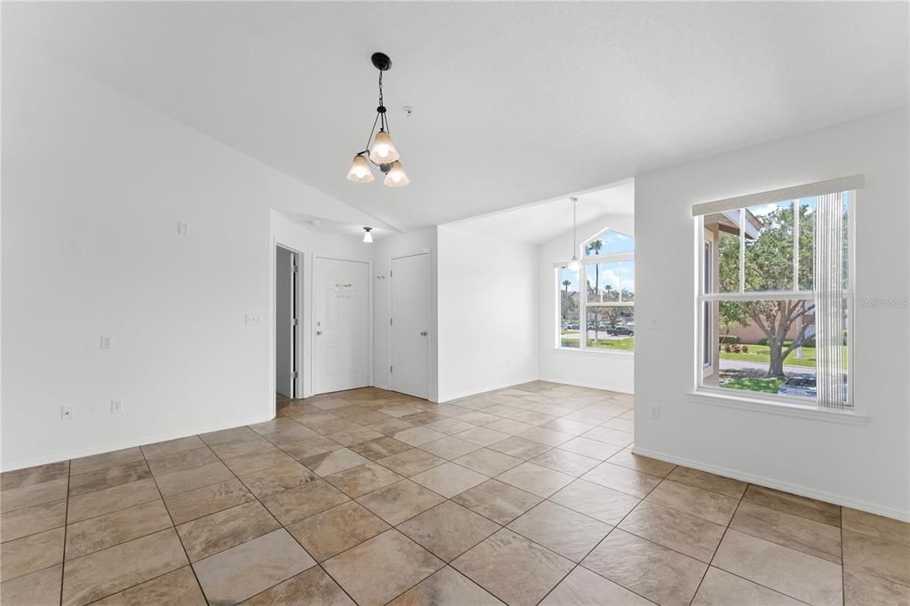Active With Contract: $1,350 (2 beds, 2 baths, 1026 Square Feet)