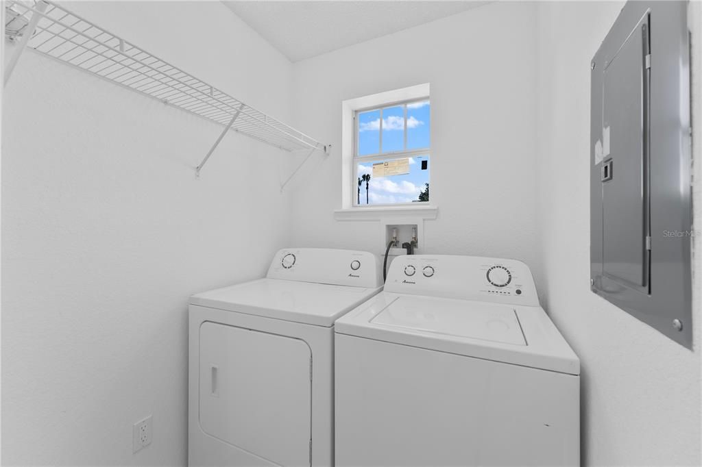 Active With Contract: $1,350 (2 beds, 2 baths, 1026 Square Feet)