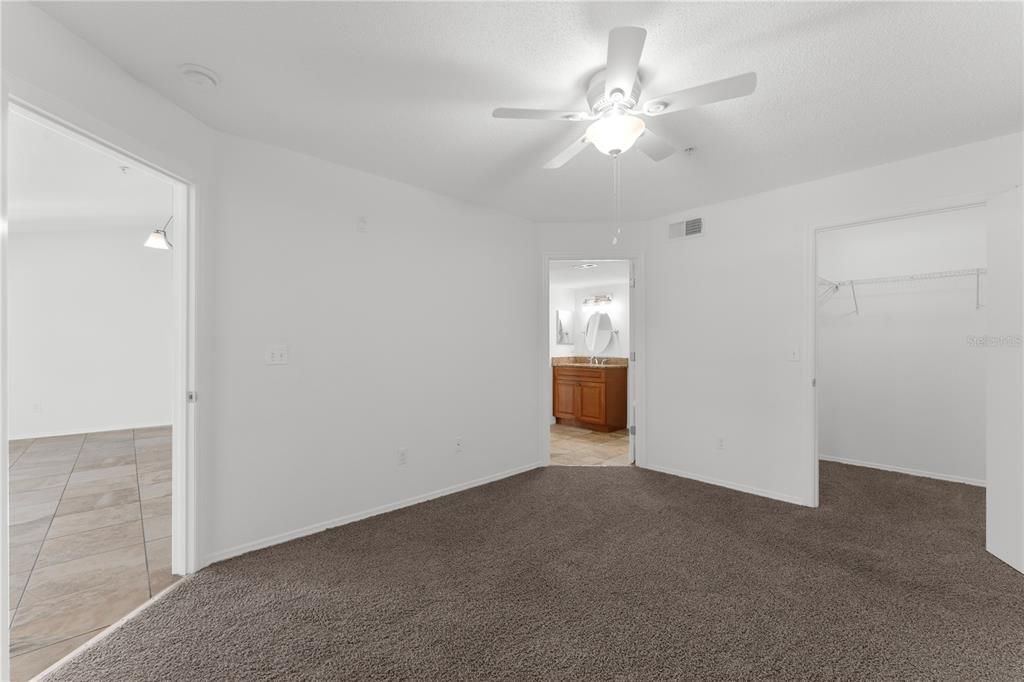 Active With Contract: $1,350 (2 beds, 2 baths, 1026 Square Feet)