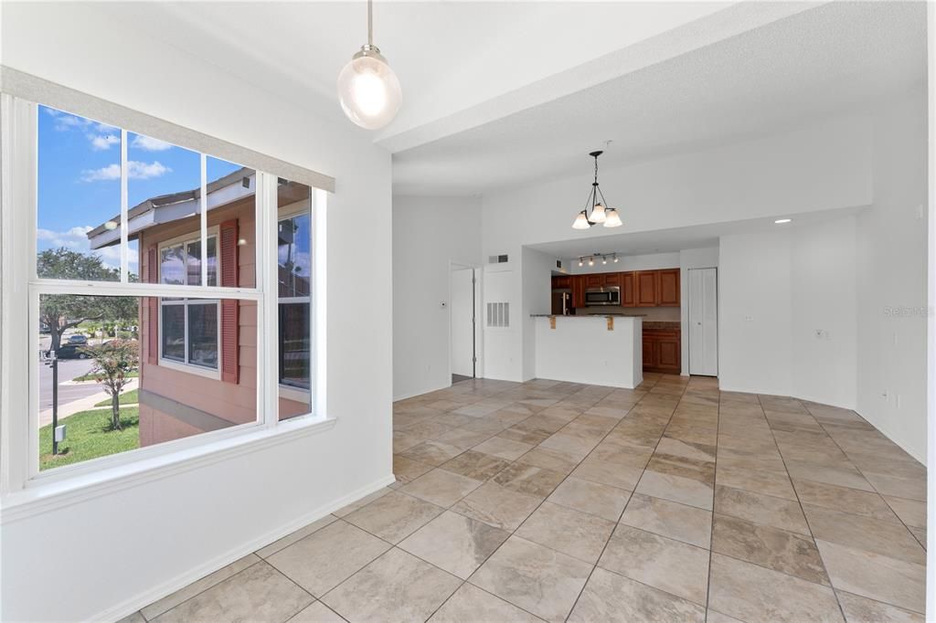 Active With Contract: $1,350 (2 beds, 2 baths, 1026 Square Feet)