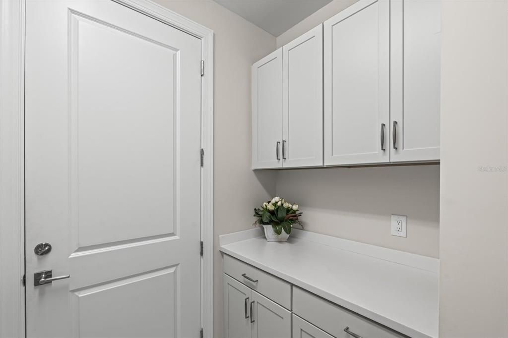 For Sale: $799,000 (3 beds, 3 baths, 2488 Square Feet)