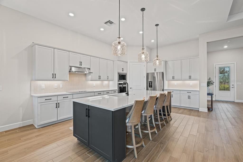 For Sale: $799,000 (3 beds, 3 baths, 2488 Square Feet)