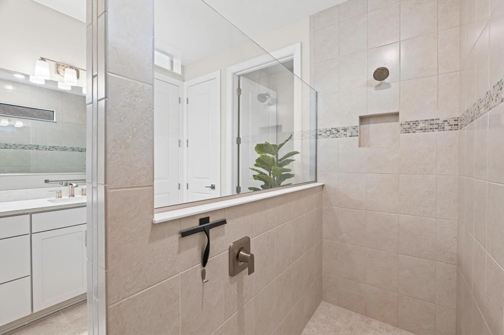 For Sale: $799,000 (3 beds, 3 baths, 2488 Square Feet)