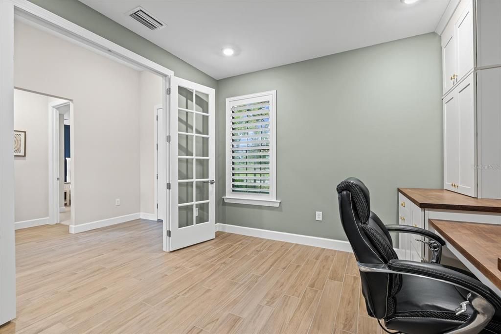 For Sale: $799,000 (3 beds, 3 baths, 2488 Square Feet)