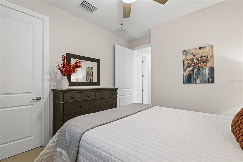 For Sale: $799,000 (3 beds, 3 baths, 2488 Square Feet)