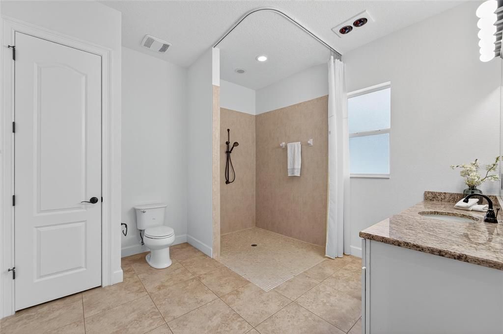 For Sale: $1,355,000 (5 beds, 4 baths, 5452 Square Feet)