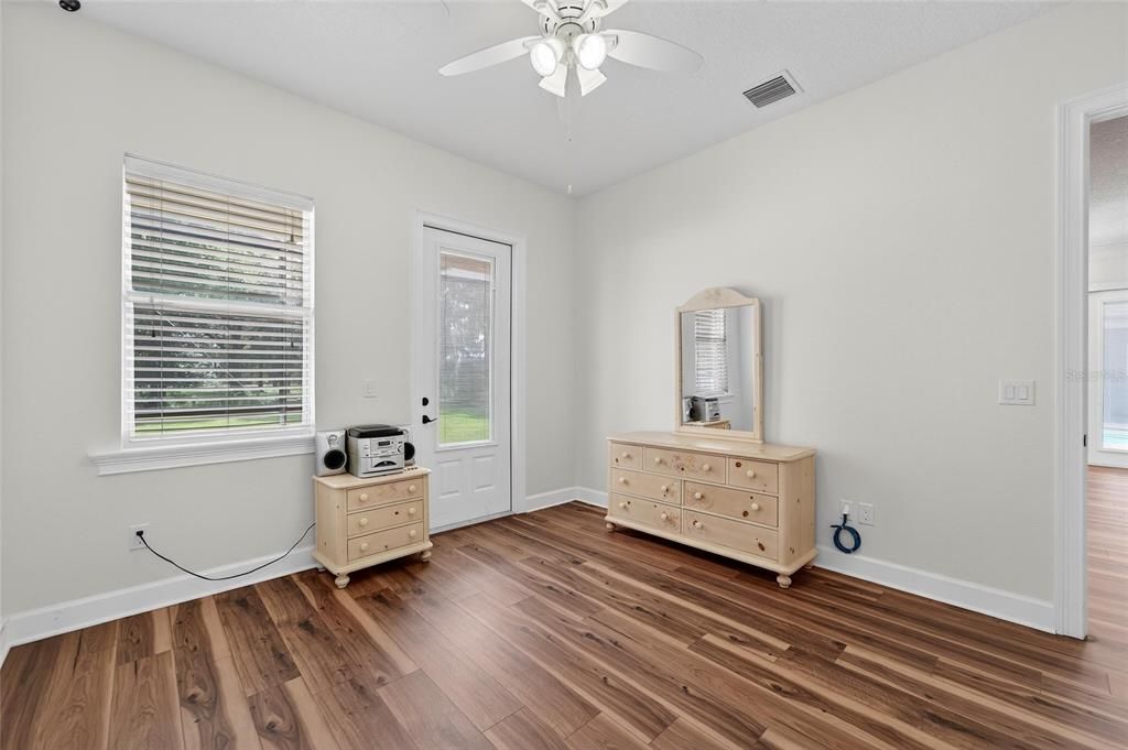 For Sale: $1,355,000 (5 beds, 4 baths, 5452 Square Feet)