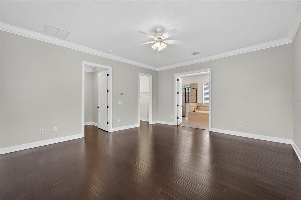 For Sale: $1,355,000 (5 beds, 4 baths, 5452 Square Feet)