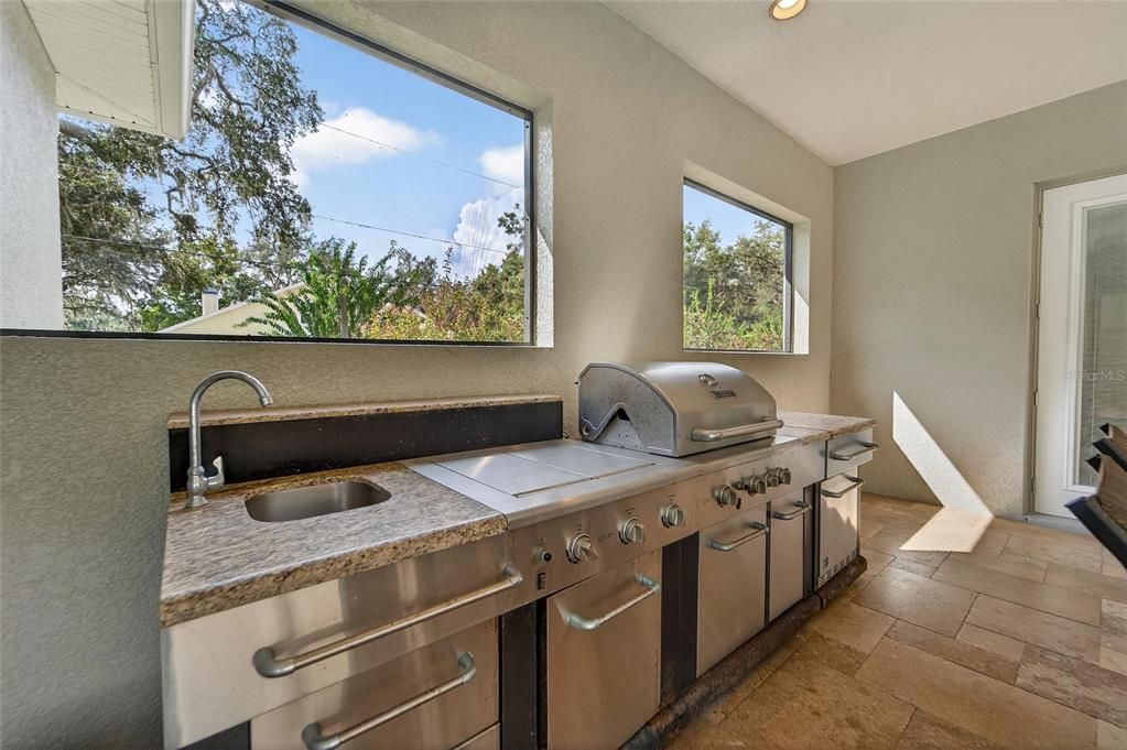 For Sale: $1,355,000 (5 beds, 4 baths, 5452 Square Feet)