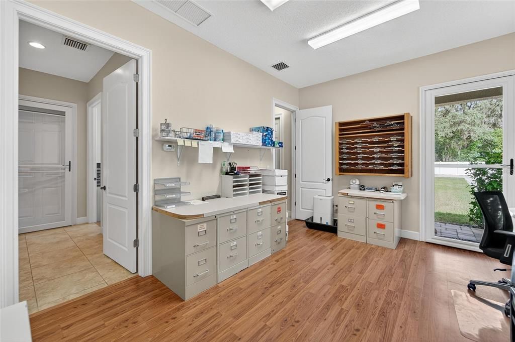 For Sale: $1,355,000 (5 beds, 4 baths, 5452 Square Feet)