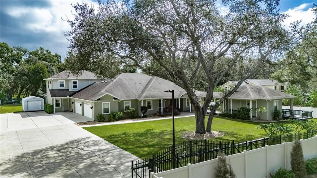 For Sale: $1,355,000 (5 beds, 4 baths, 5452 Square Feet)