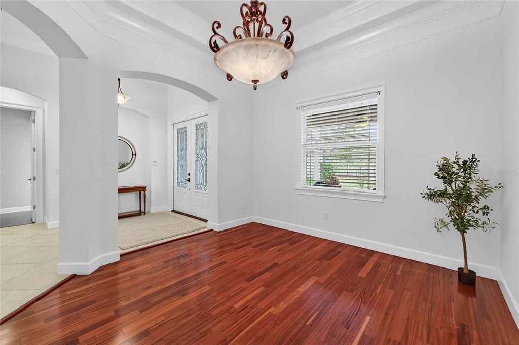 For Sale: $1,355,000 (5 beds, 4 baths, 5452 Square Feet)