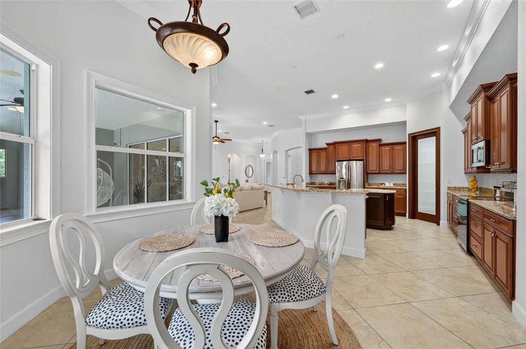 For Sale: $1,355,000 (5 beds, 4 baths, 5452 Square Feet)