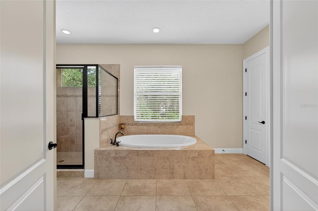 For Sale: $1,355,000 (5 beds, 4 baths, 5452 Square Feet)