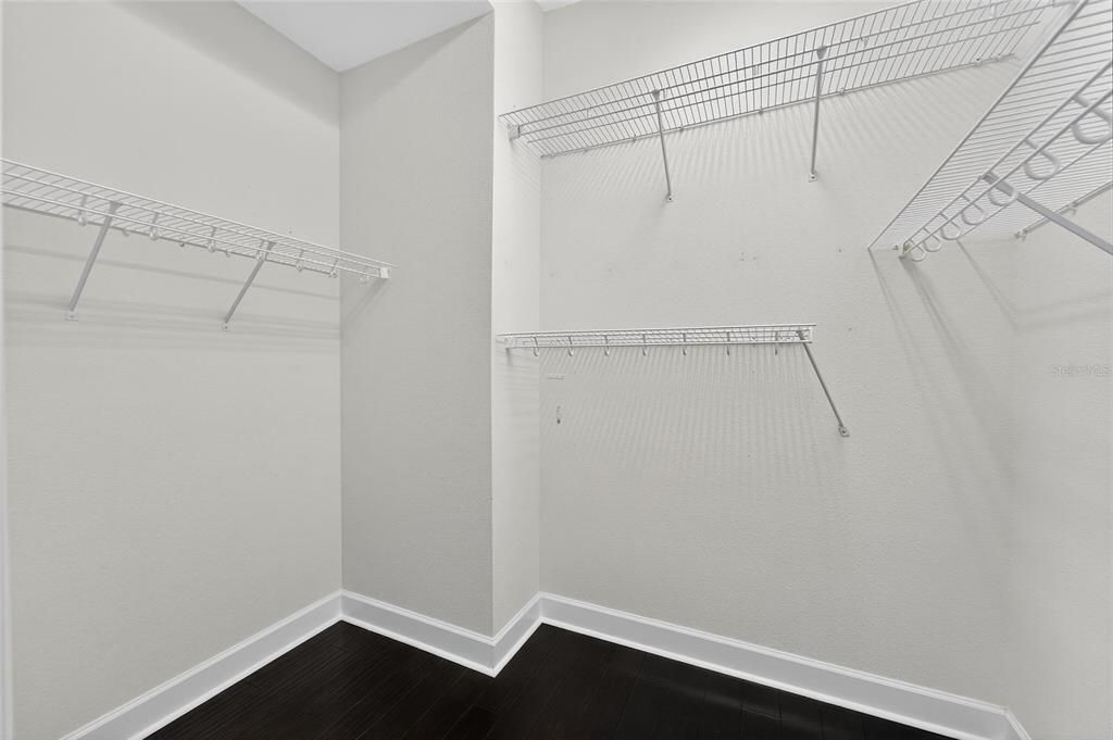 For Sale: $1,355,000 (5 beds, 4 baths, 5452 Square Feet)