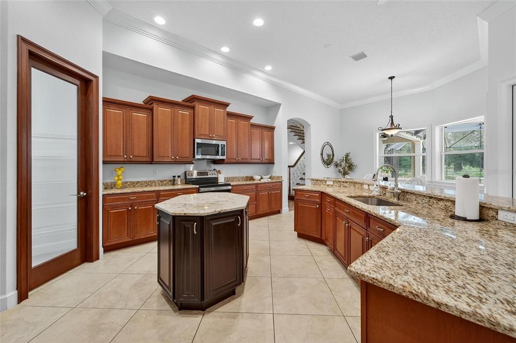 For Sale: $1,355,000 (5 beds, 4 baths, 5452 Square Feet)