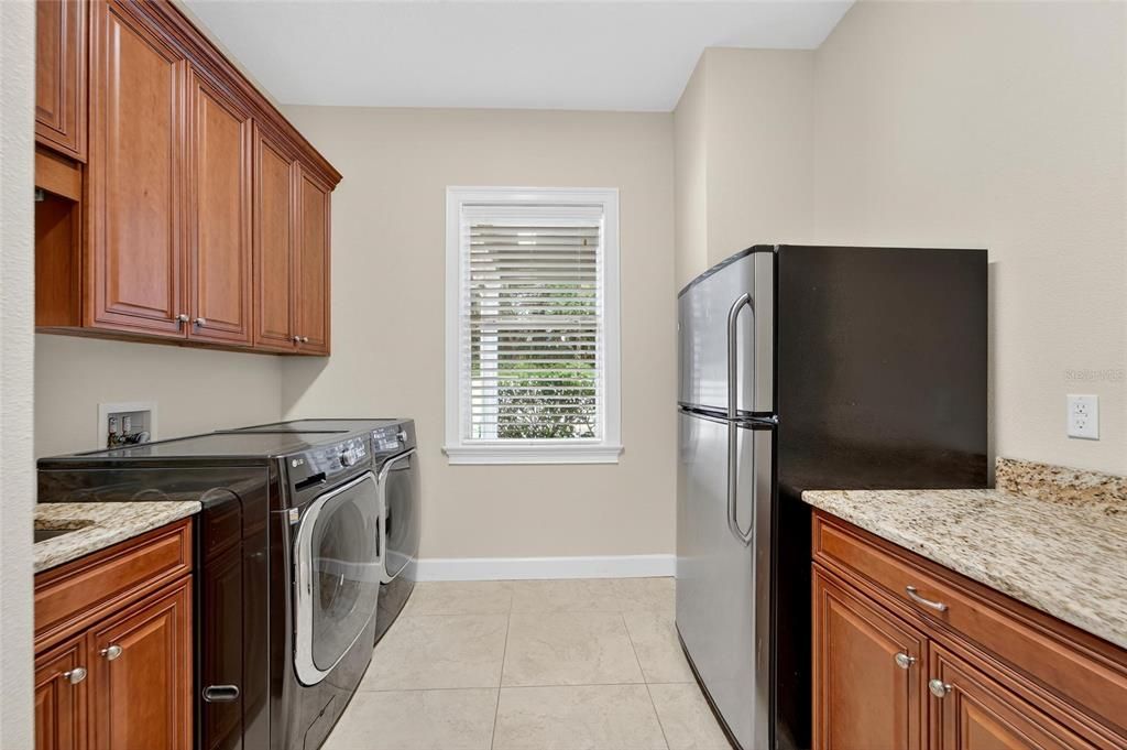 For Sale: $1,355,000 (5 beds, 4 baths, 5452 Square Feet)