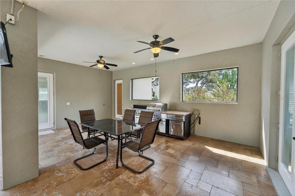 For Sale: $1,355,000 (5 beds, 4 baths, 5452 Square Feet)