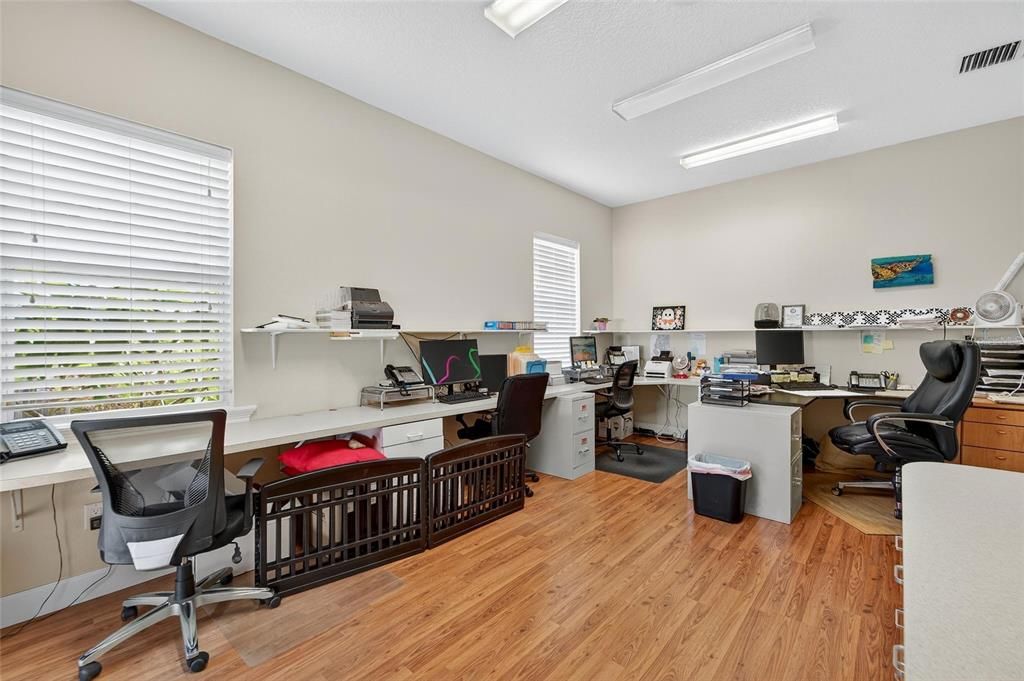 For Sale: $1,355,000 (5 beds, 4 baths, 5452 Square Feet)