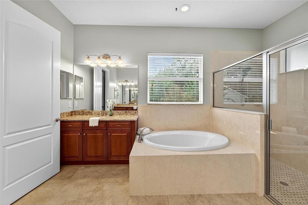 For Sale: $1,355,000 (5 beds, 4 baths, 5452 Square Feet)