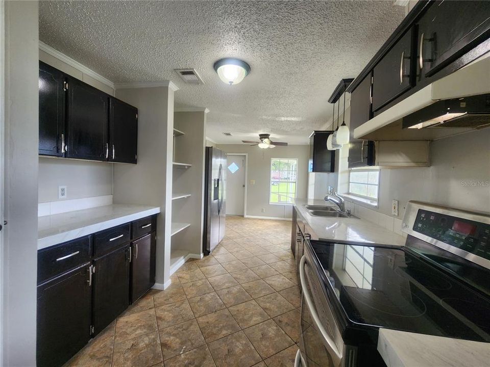 En Venta: $162,999 (3 camas, 2 baños, 1296 Pies cuadrados)