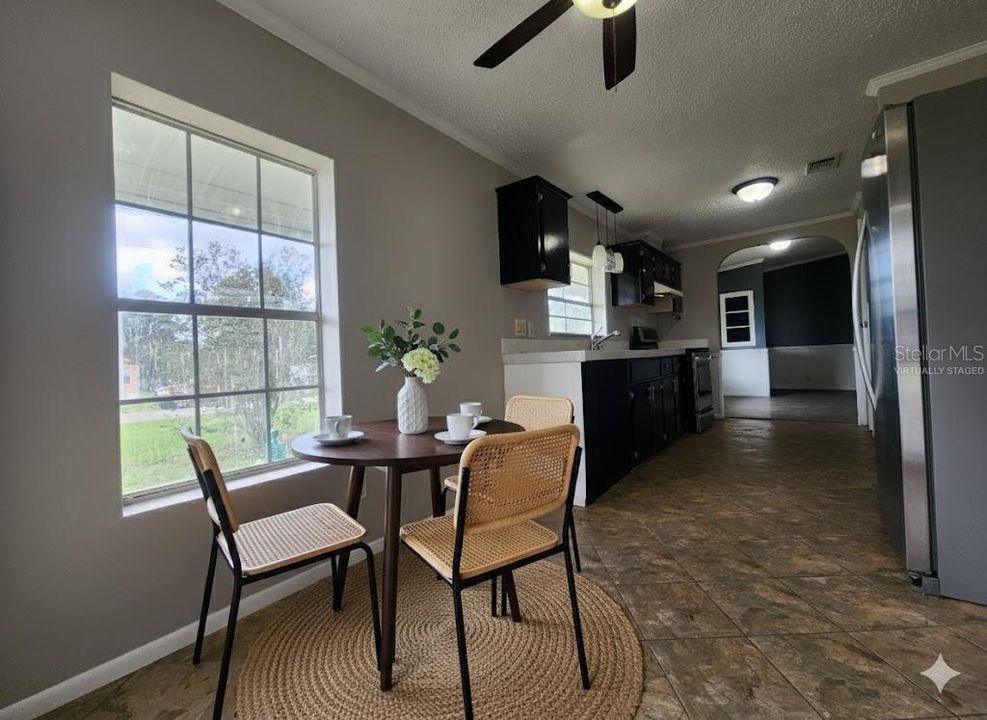 En Venta: $162,999 (3 camas, 2 baños, 1296 Pies cuadrados)