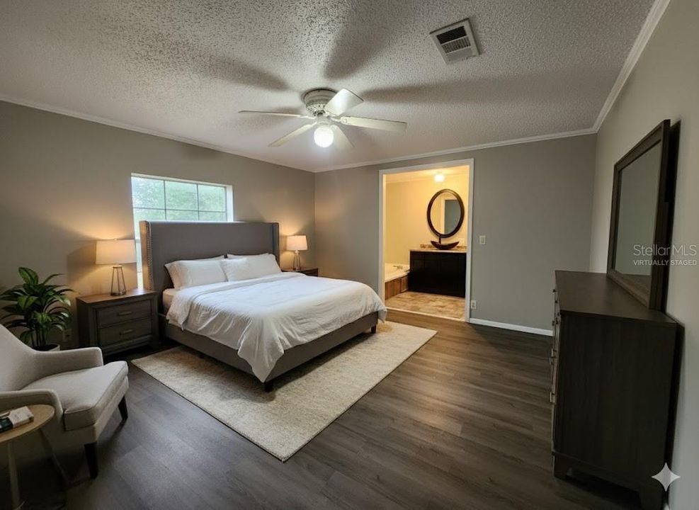 En Venta: $162,999 (3 camas, 2 baños, 1296 Pies cuadrados)