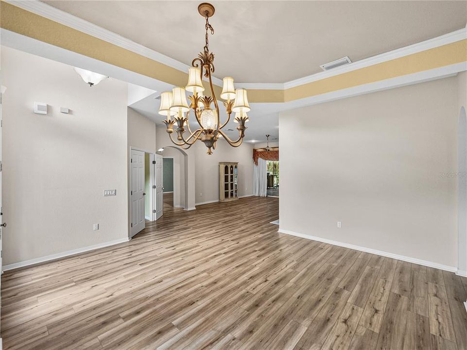 En Venta: $579,900 (4 camas, 3 baños, 2937 Pies cuadrados)