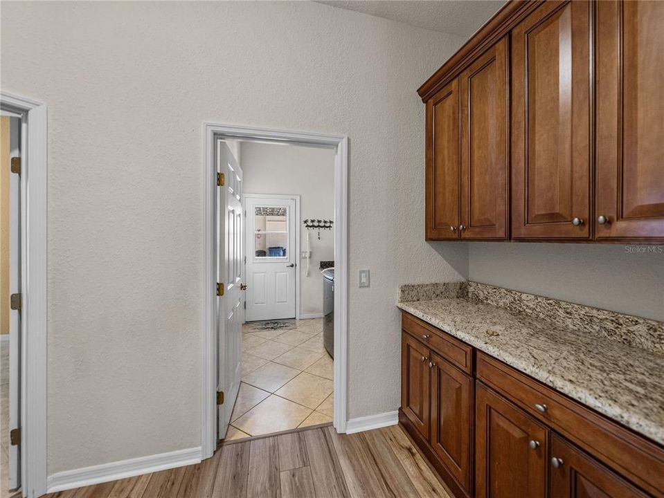 En Venta: $579,900 (4 camas, 3 baños, 2937 Pies cuadrados)