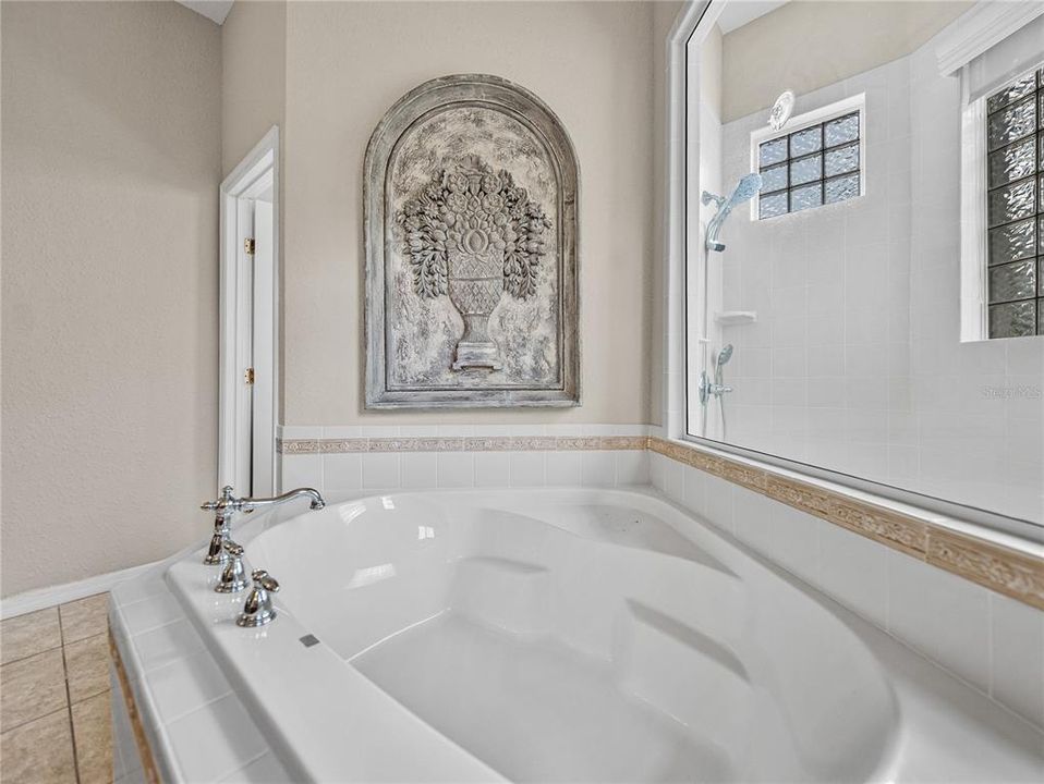 En Venta: $579,900 (4 camas, 3 baños, 2937 Pies cuadrados)