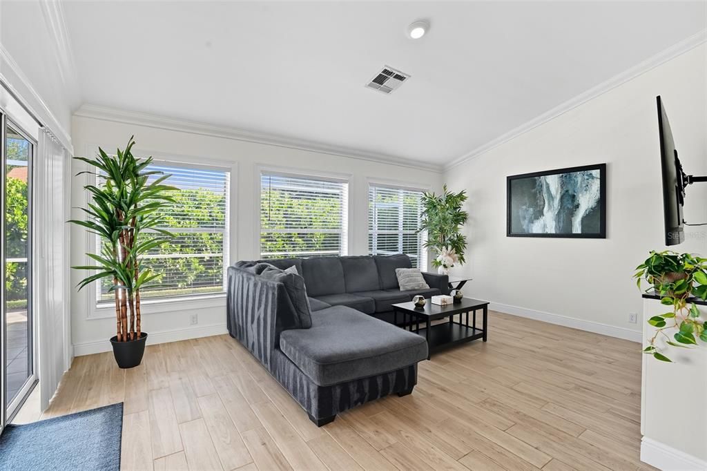 На продажу: $469,500 (3 спален, 2 ванн, 1426 Квадратных фут)