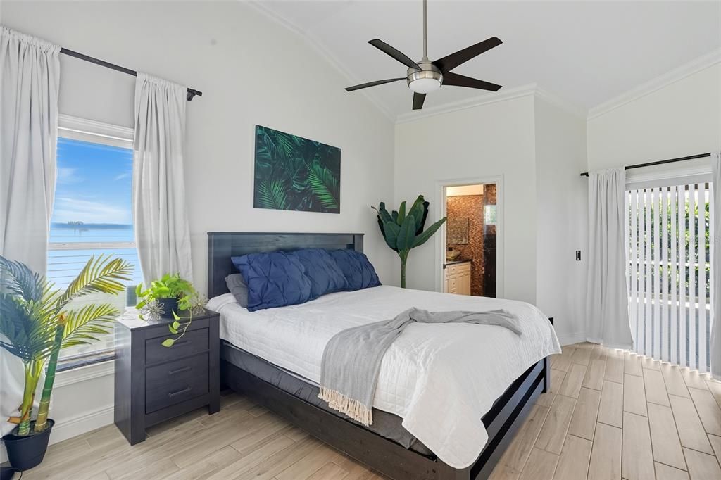 На продажу: $469,500 (3 спален, 2 ванн, 1426 Квадратных фут)