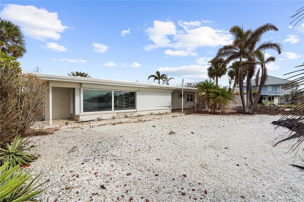 For Sale: $649,995 (2 beds, 3 baths, 1326 Square Feet)