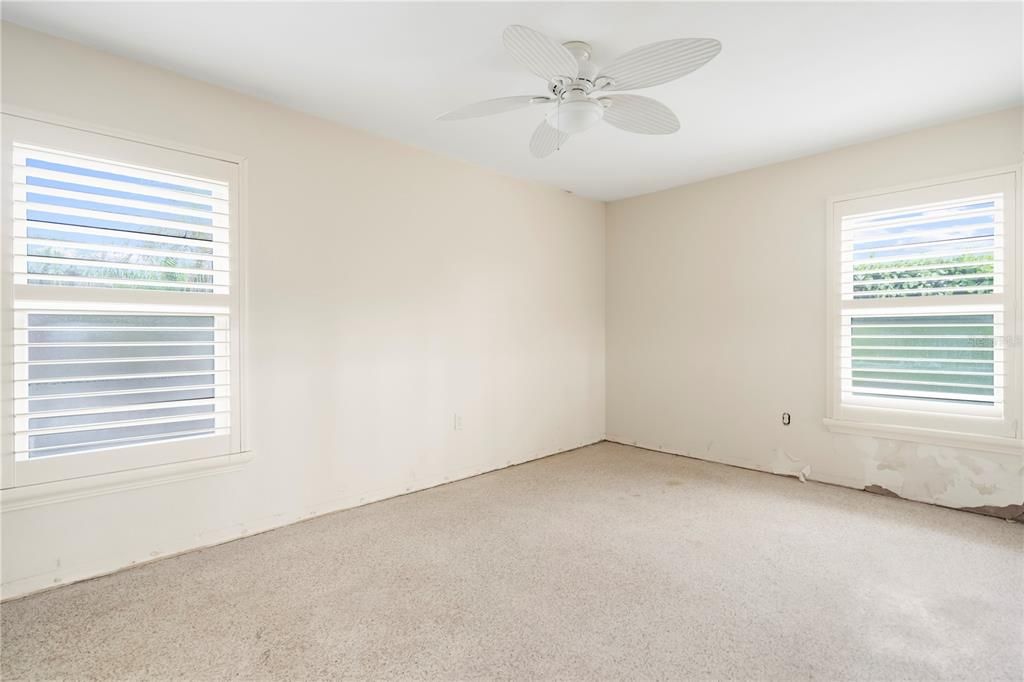 For Sale: $649,995 (2 beds, 3 baths, 1326 Square Feet)