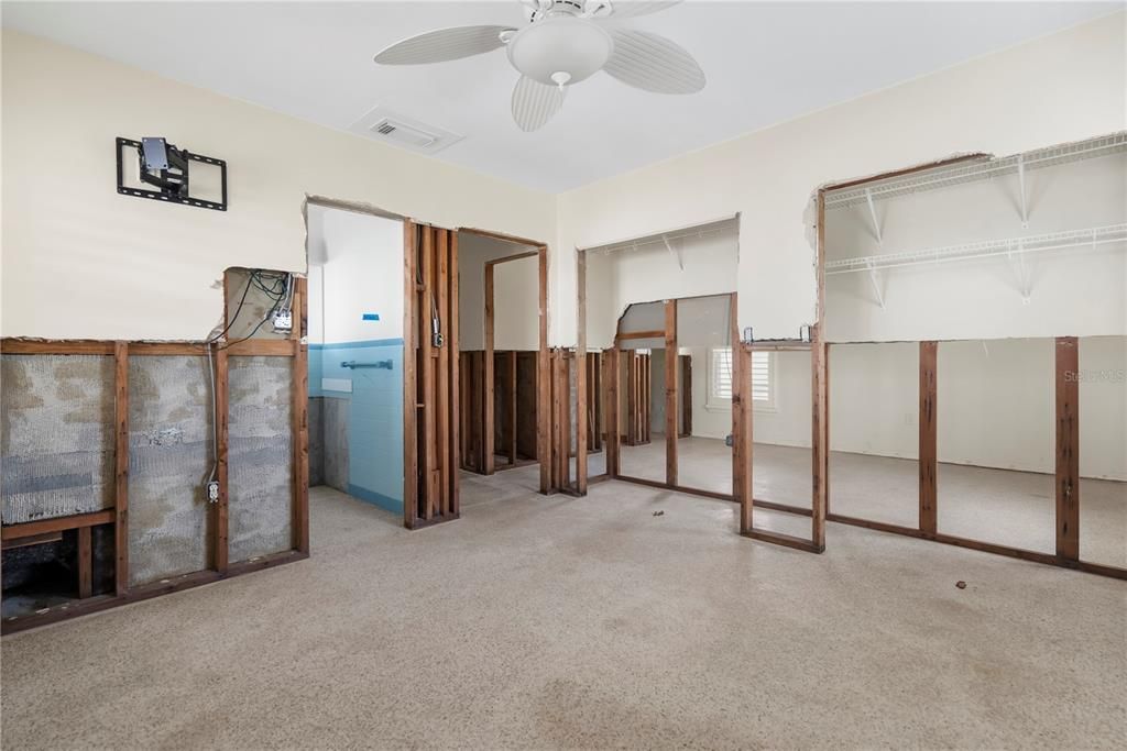 For Sale: $649,995 (2 beds, 3 baths, 1326 Square Feet)