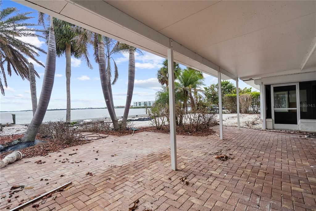 For Sale: $649,995 (2 beds, 3 baths, 1326 Square Feet)