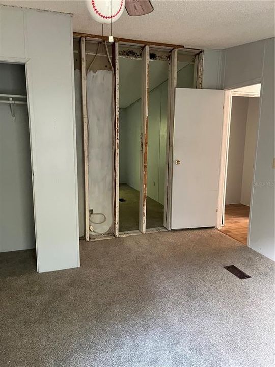 For Sale: $135,000 (4 beds, 2 baths, 1848 Square Feet)